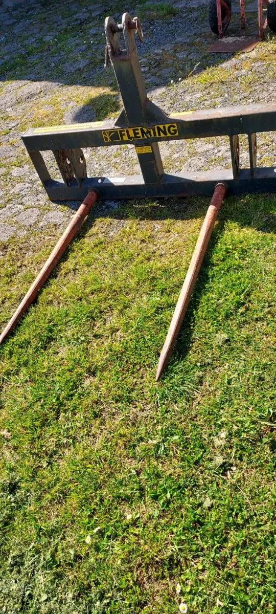 Fleming Twin Spike Bale Carrier - Image 3