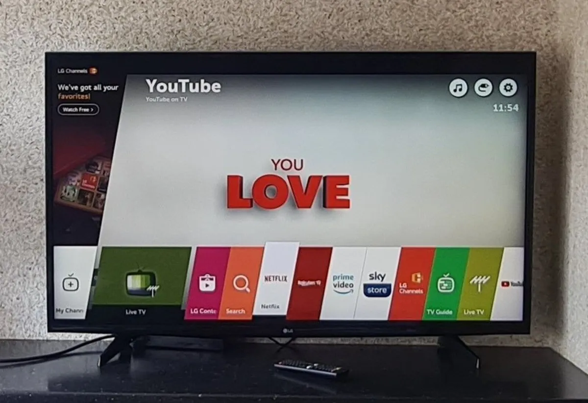 LG 49" 4K Ultra HD Smart TV – Model 49UH620V - Image 1