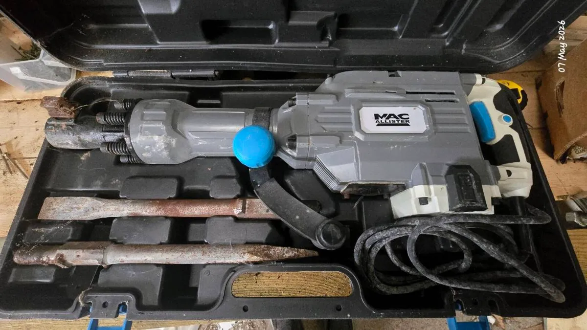 Mac Allister Demolition Breaker case and chisels