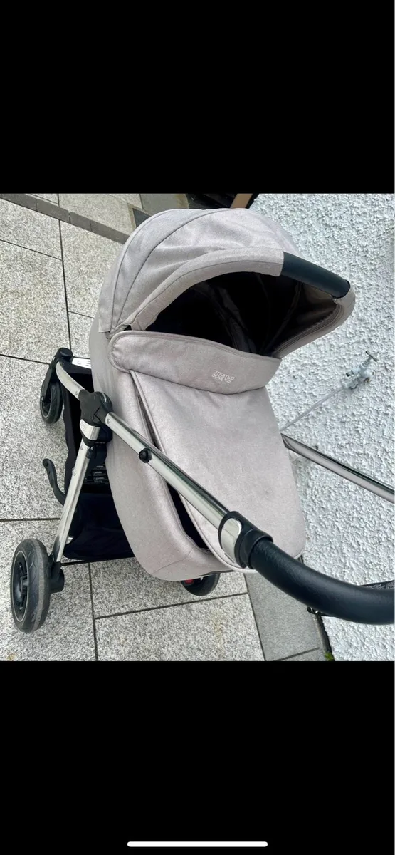 Mama&papa flip xt3 buggy bundle in shade fawn - Image 1