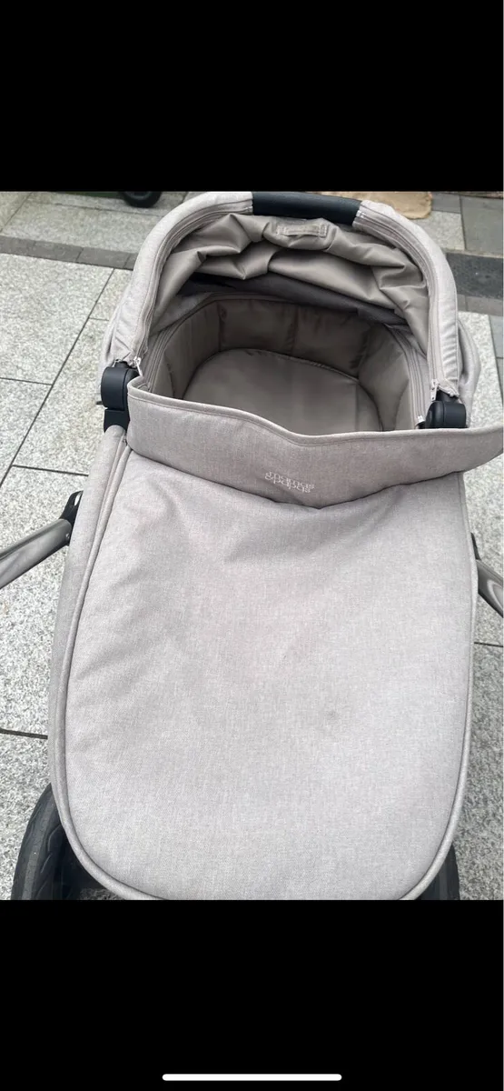 Mama&papa flip xt3 buggy bundle in shade fawn - Image 3