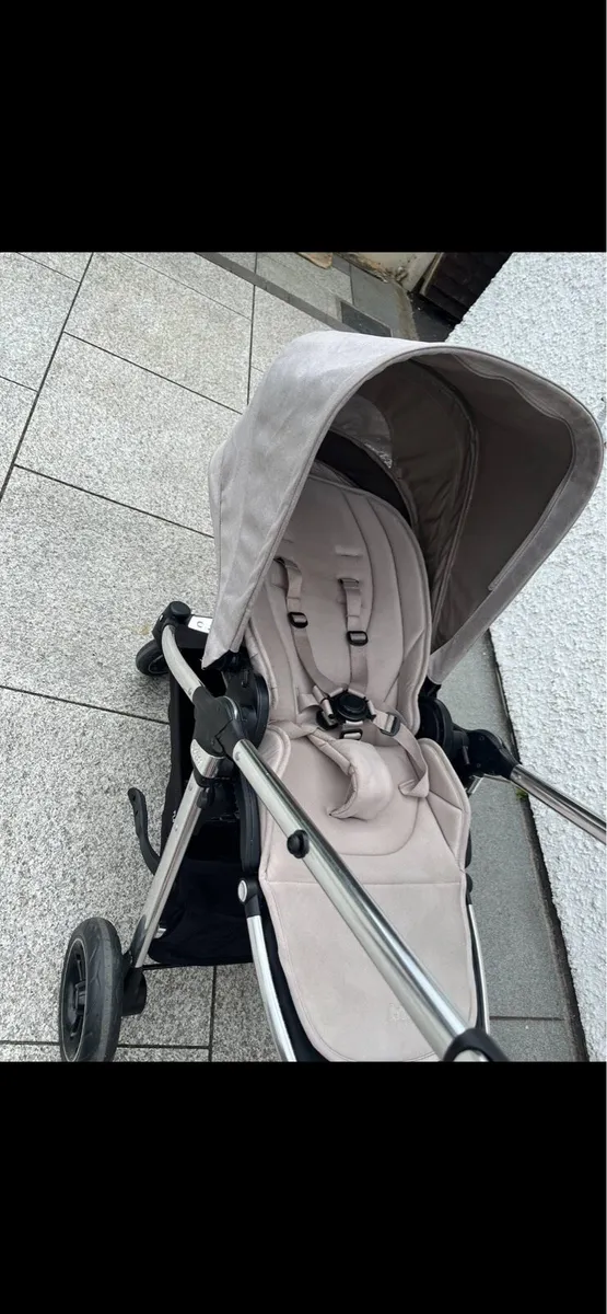 Mama&papa flip xt3 buggy bundle in shade fawn - Image 4