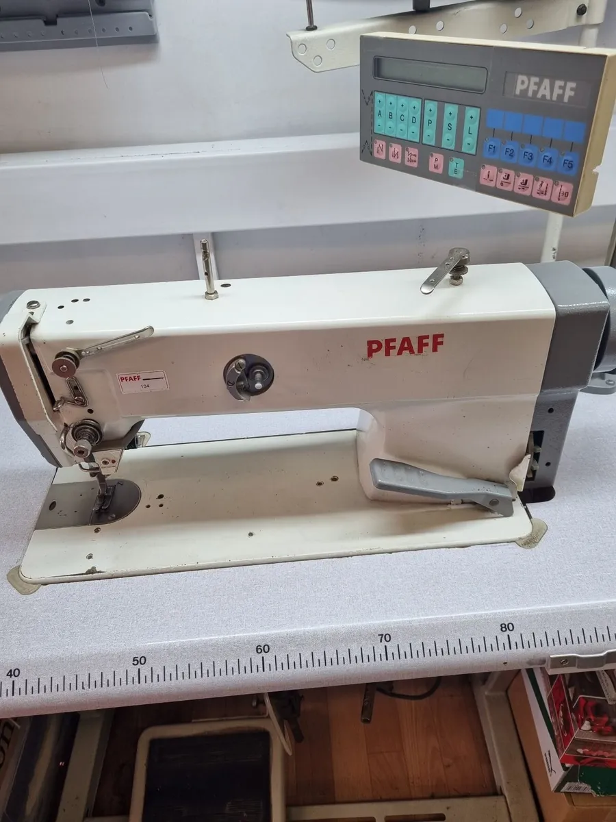 Sewing Machine PFAFF - Image 1