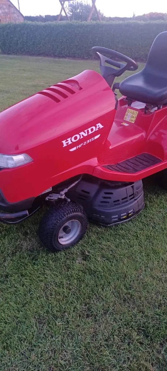 Ride on lawnmower - Image 2