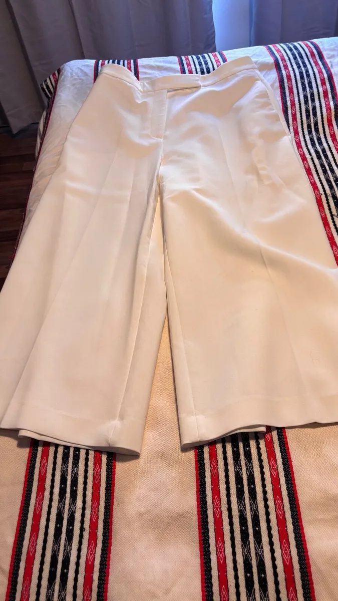 clothes - Image 2