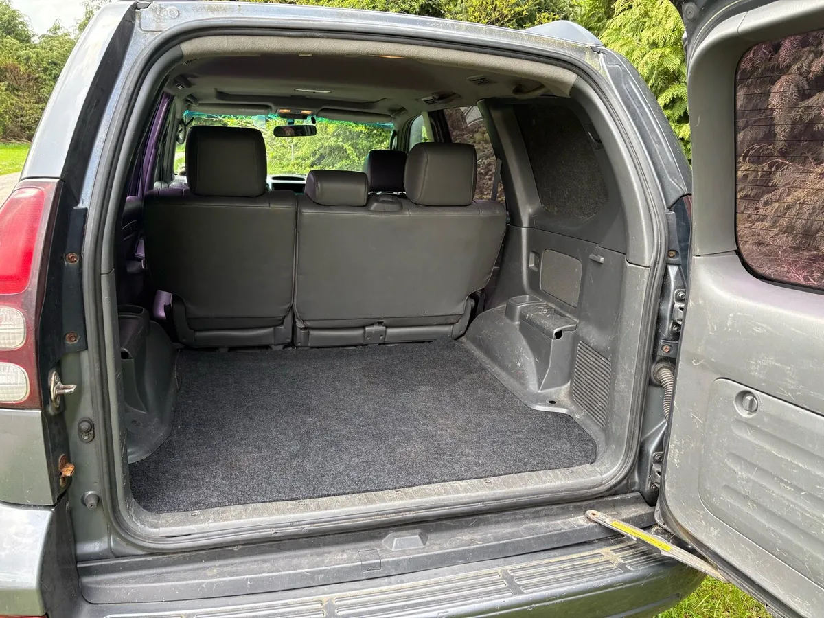 05 Landcruiser 5 Seater CrewCab - Image 3