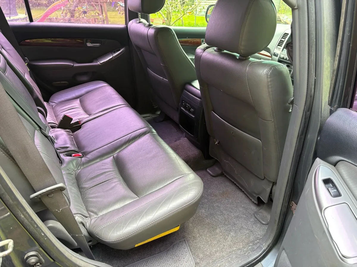 05 Landcruiser 5 Seater CrewCab - Image 4
