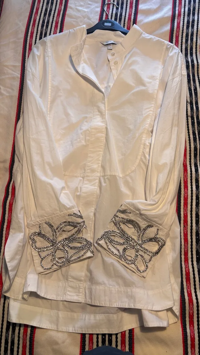 Skirt, shirts, Gillette, blazer - Image 3