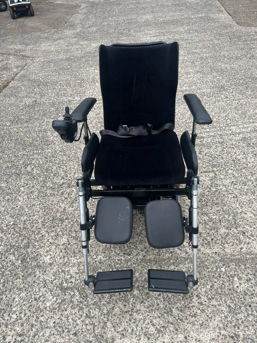 Electric wheelchair - Image 2
