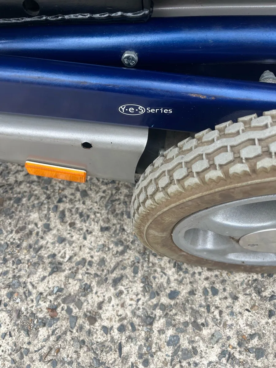Electric wheelchair - Image 4