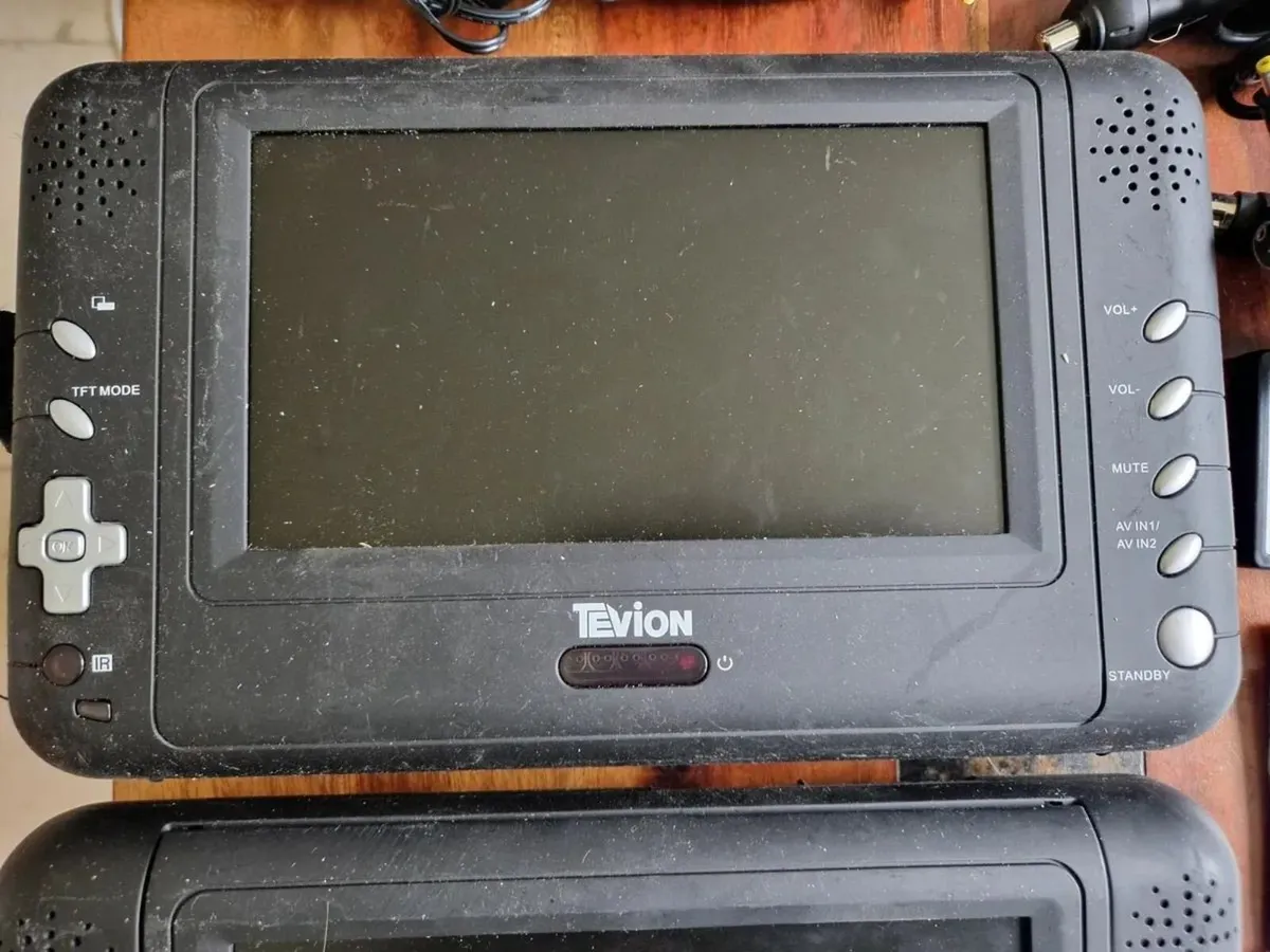 Tevion Twin Car DVD Players, Accessories, Manual - Image 2