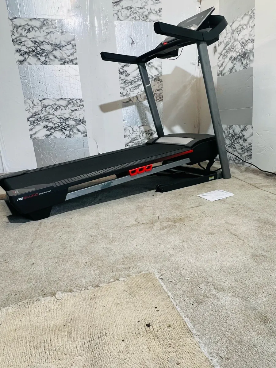LARGE 135KG RATED TREADMILL - Image 2