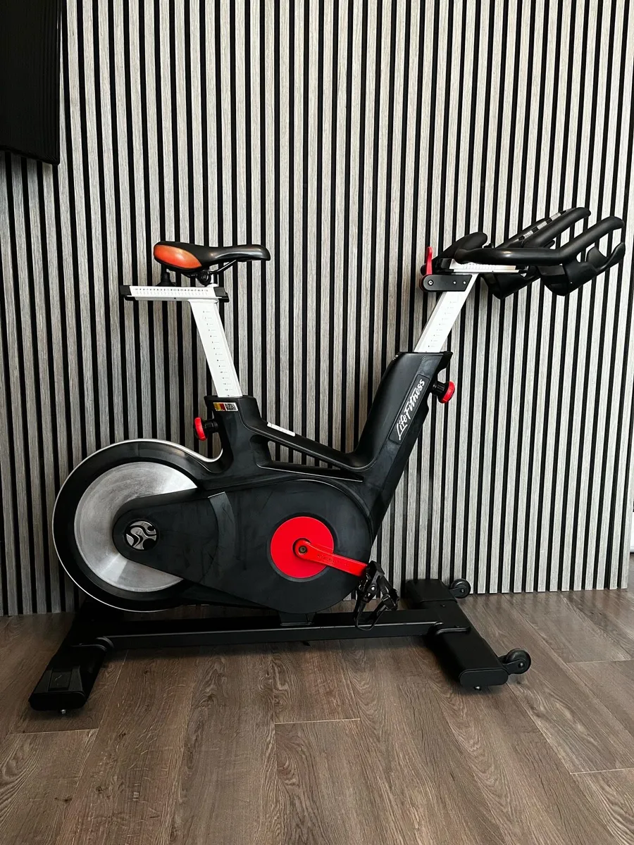 Life fitness iC6 spin bike - Image 1