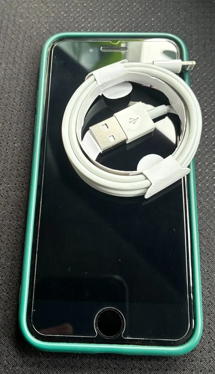 Iphone SE3 64GB - Image 1