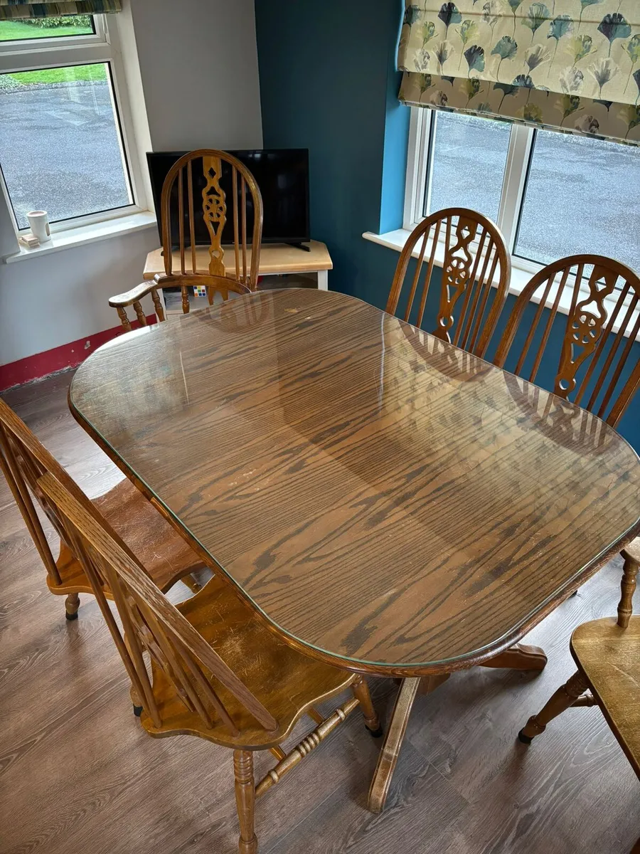 Table and Chairs - Image 2
