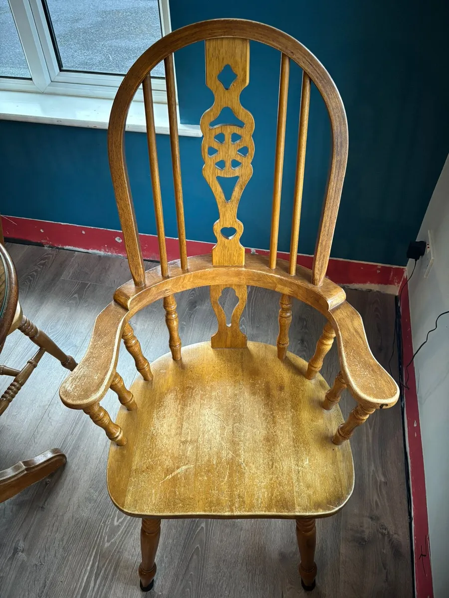 Table and Chairs - Image 3