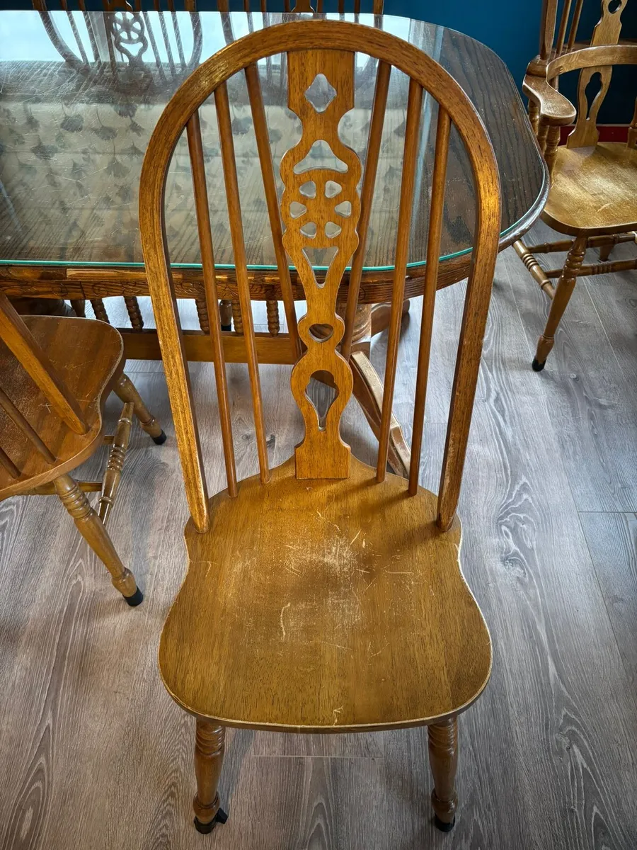 Table and Chairs - Image 4