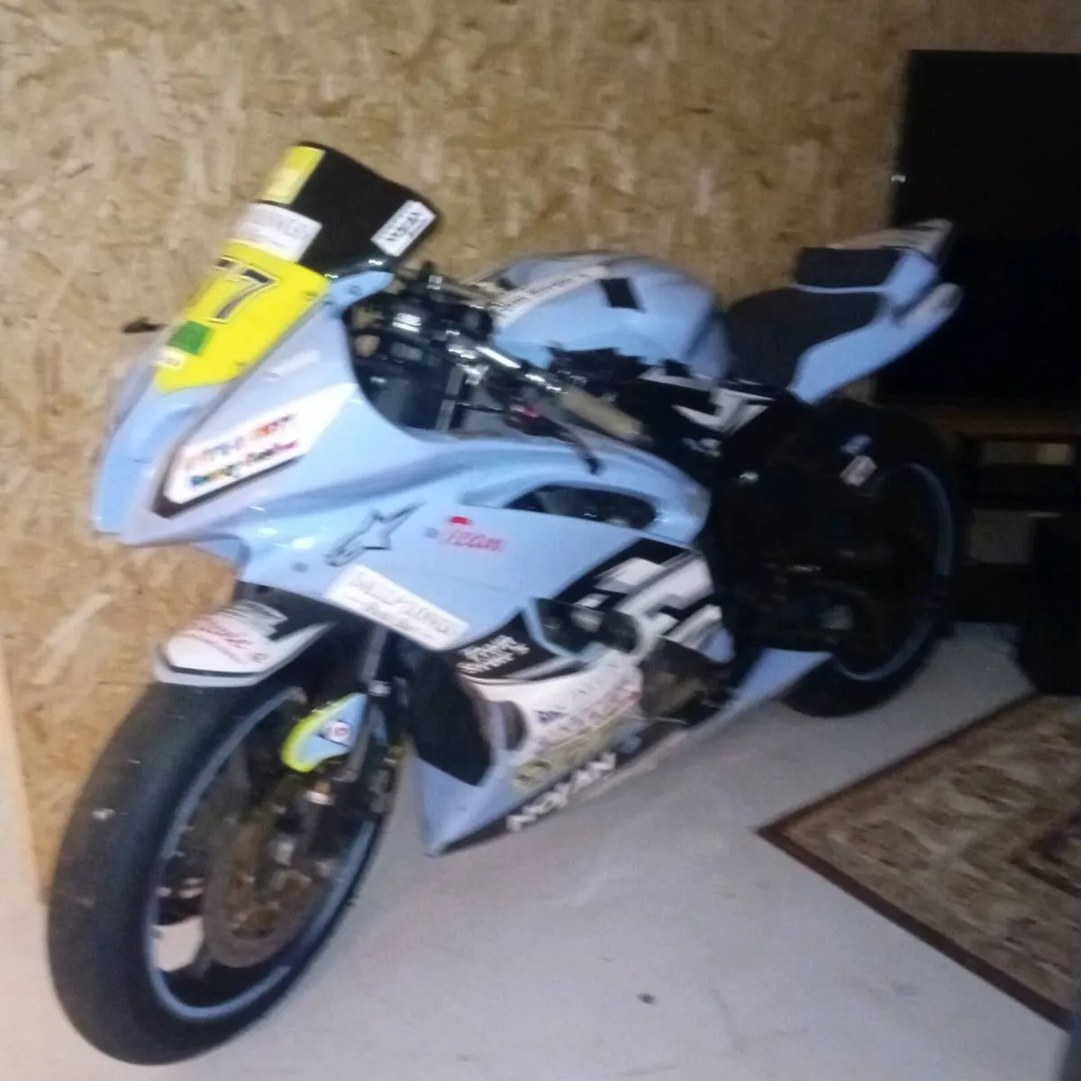 Race Track R6 - Image 4