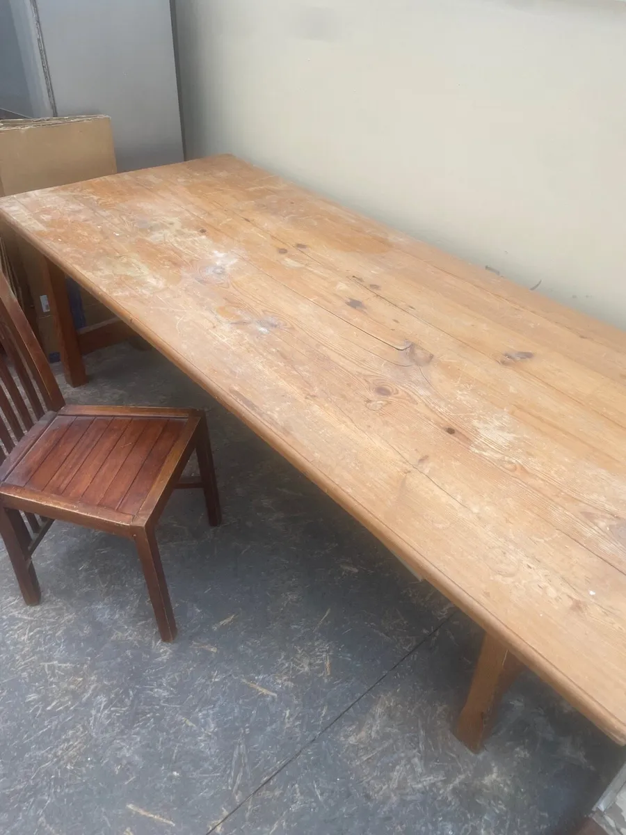 Dining table - Image 2