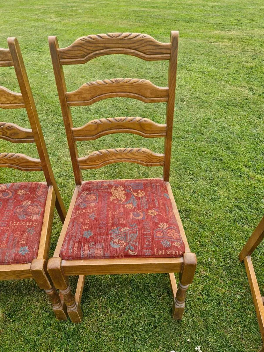 5 SOLID OAK CHAIRS - Image 3