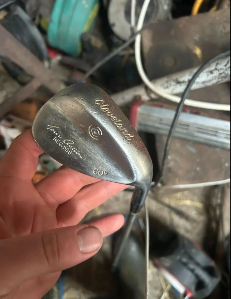 Golf club regripping and cleaning - Image 3