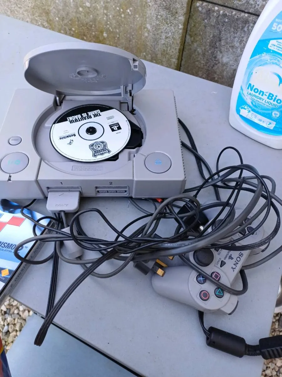 Vintage Sony PlayStation 1 - Image 2