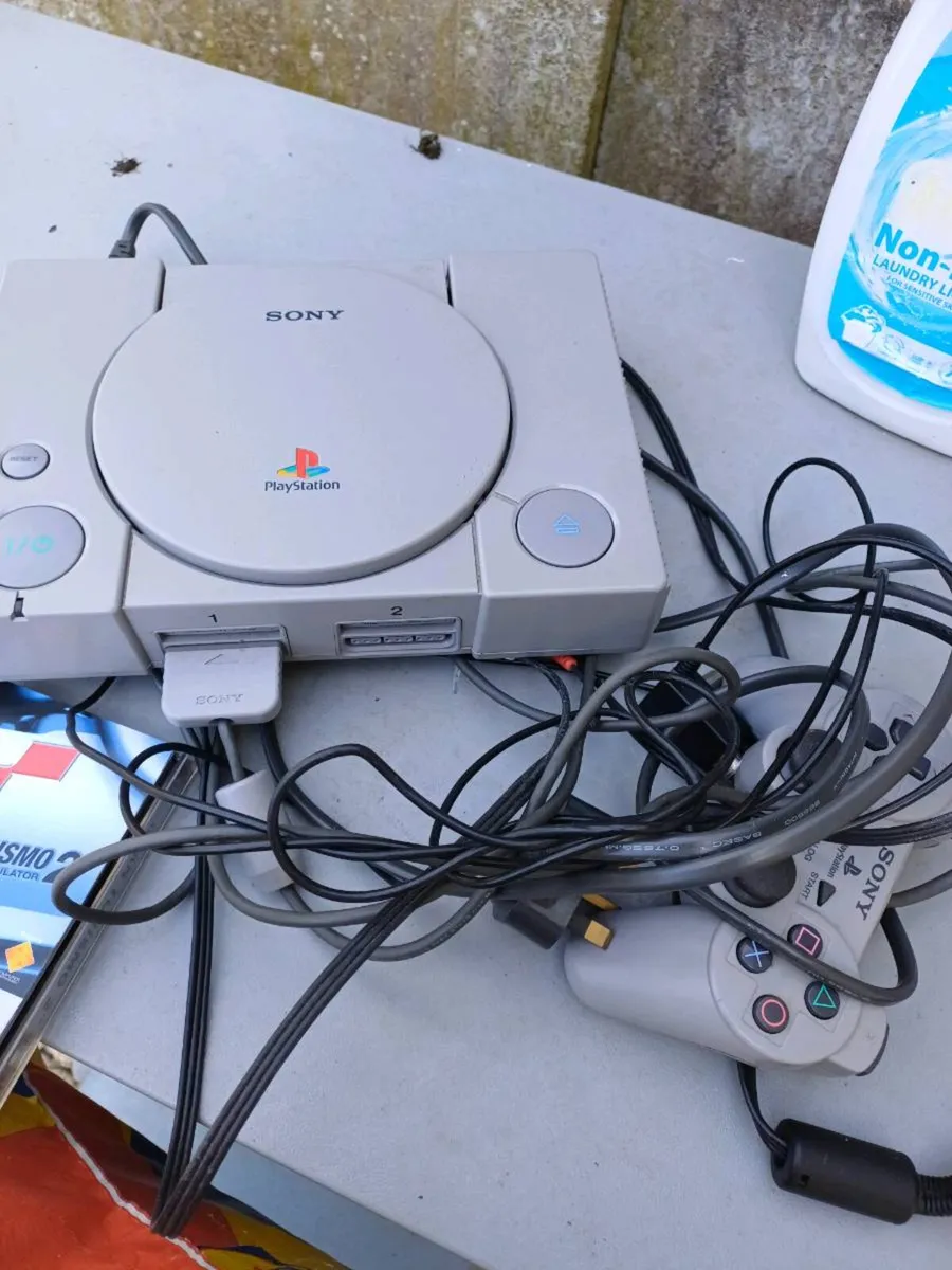 Vintage Sony PlayStation 1 - Image 3