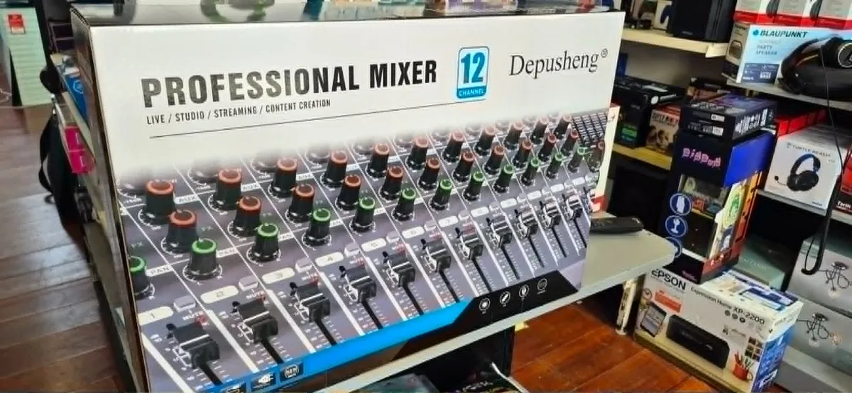 Audio mixer for DJs - Image 1