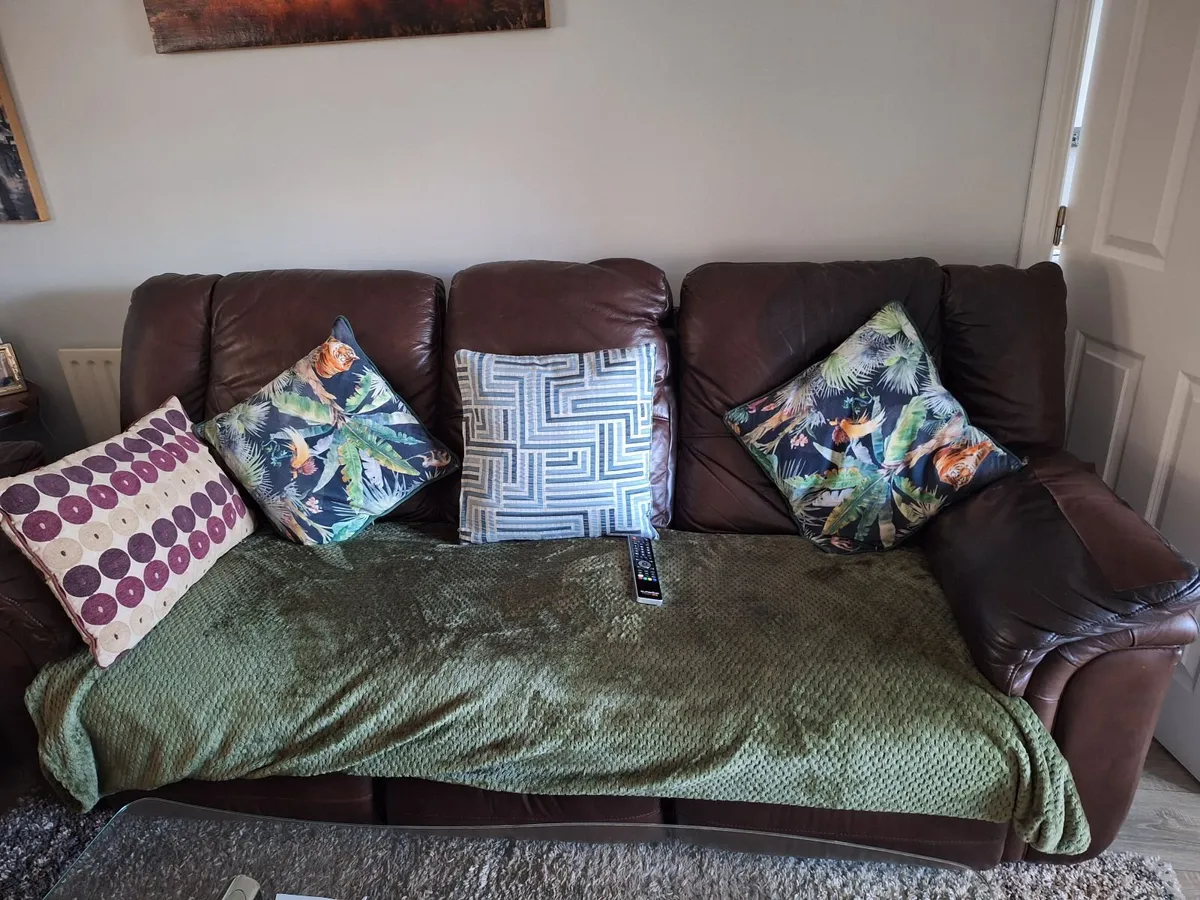 3 Seater & 2 Seater Leather Recliners Sofa's - Image 3