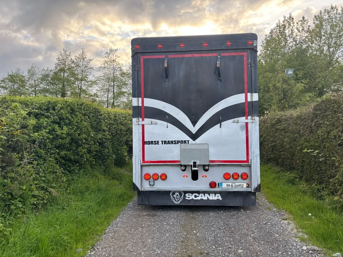 Scania 220 - Image 3