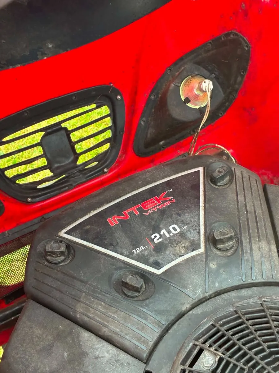 Ride on Lawnmower - Image 2
