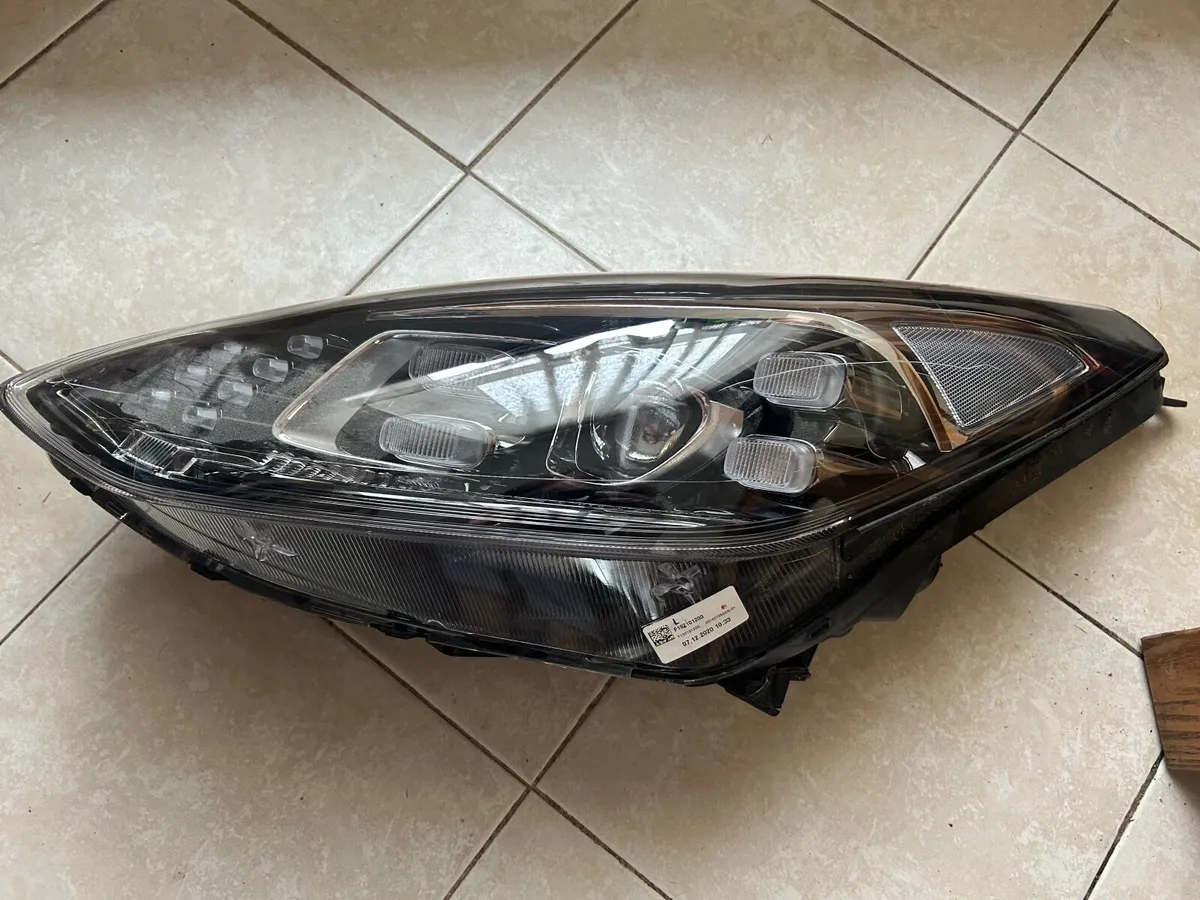 Car headlights / grilles - Image 2