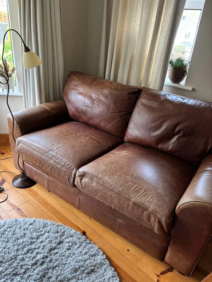 TWO 2 SEATER LEATHER SOFAS. - Image 3