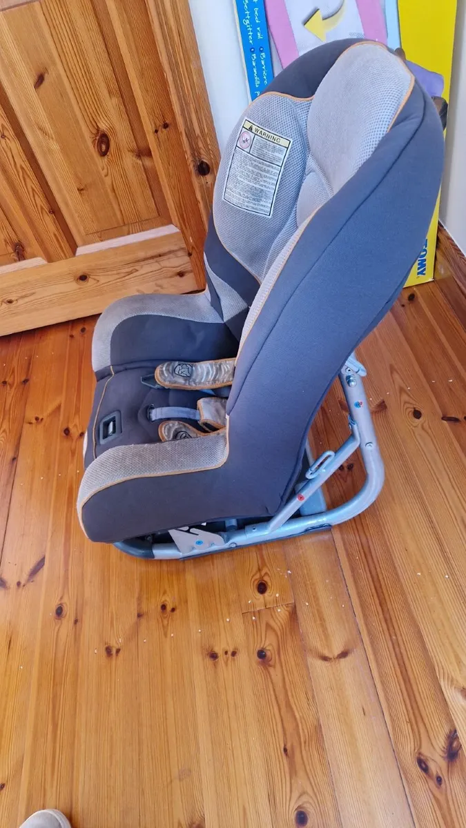 Car seat - Image 1