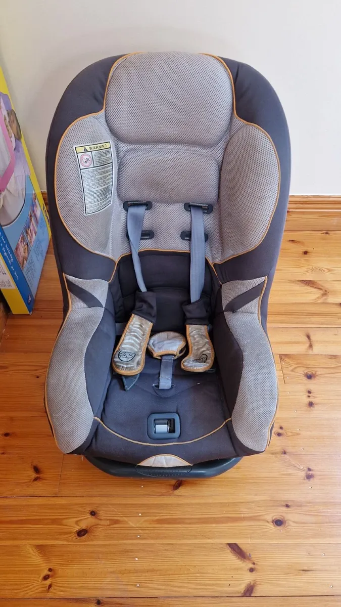 Car seat - Image 2
