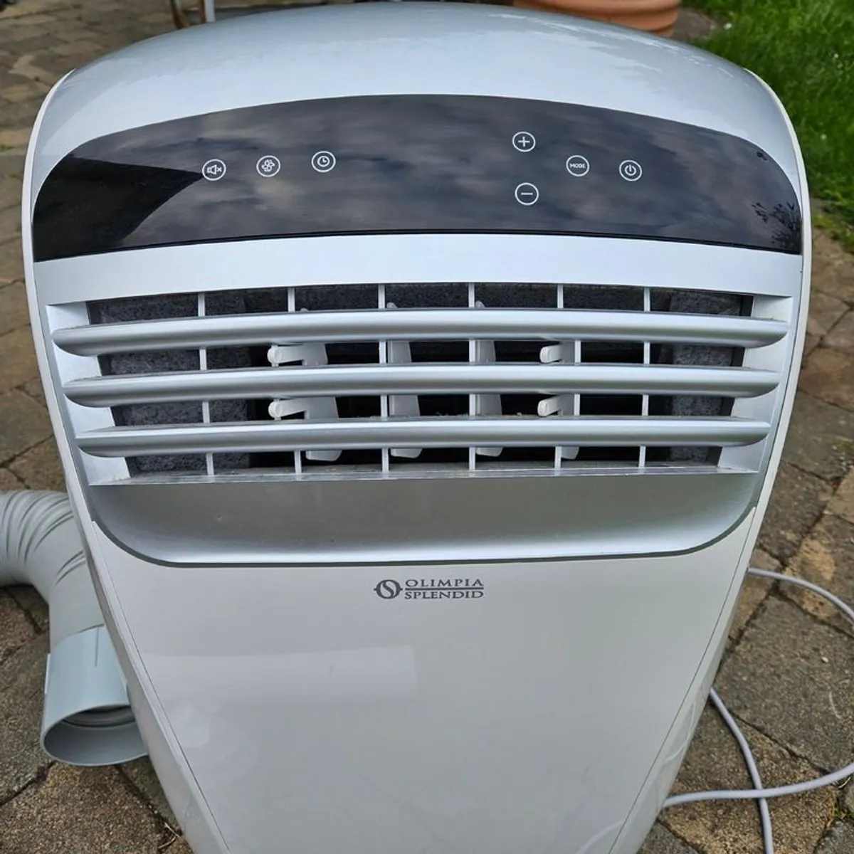 Air conditioner (portable) - Image 1