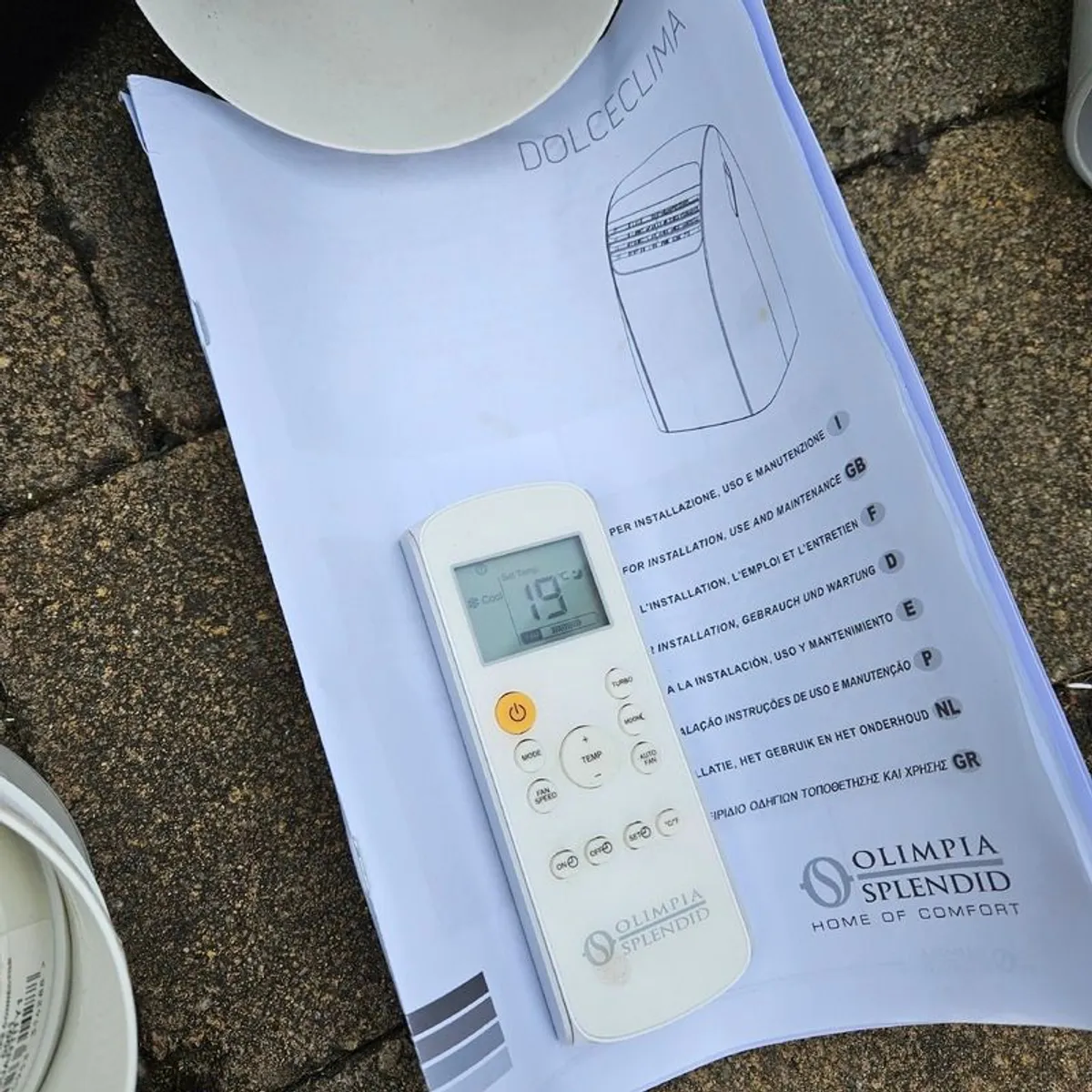 Air conditioner (portable) - Image 2