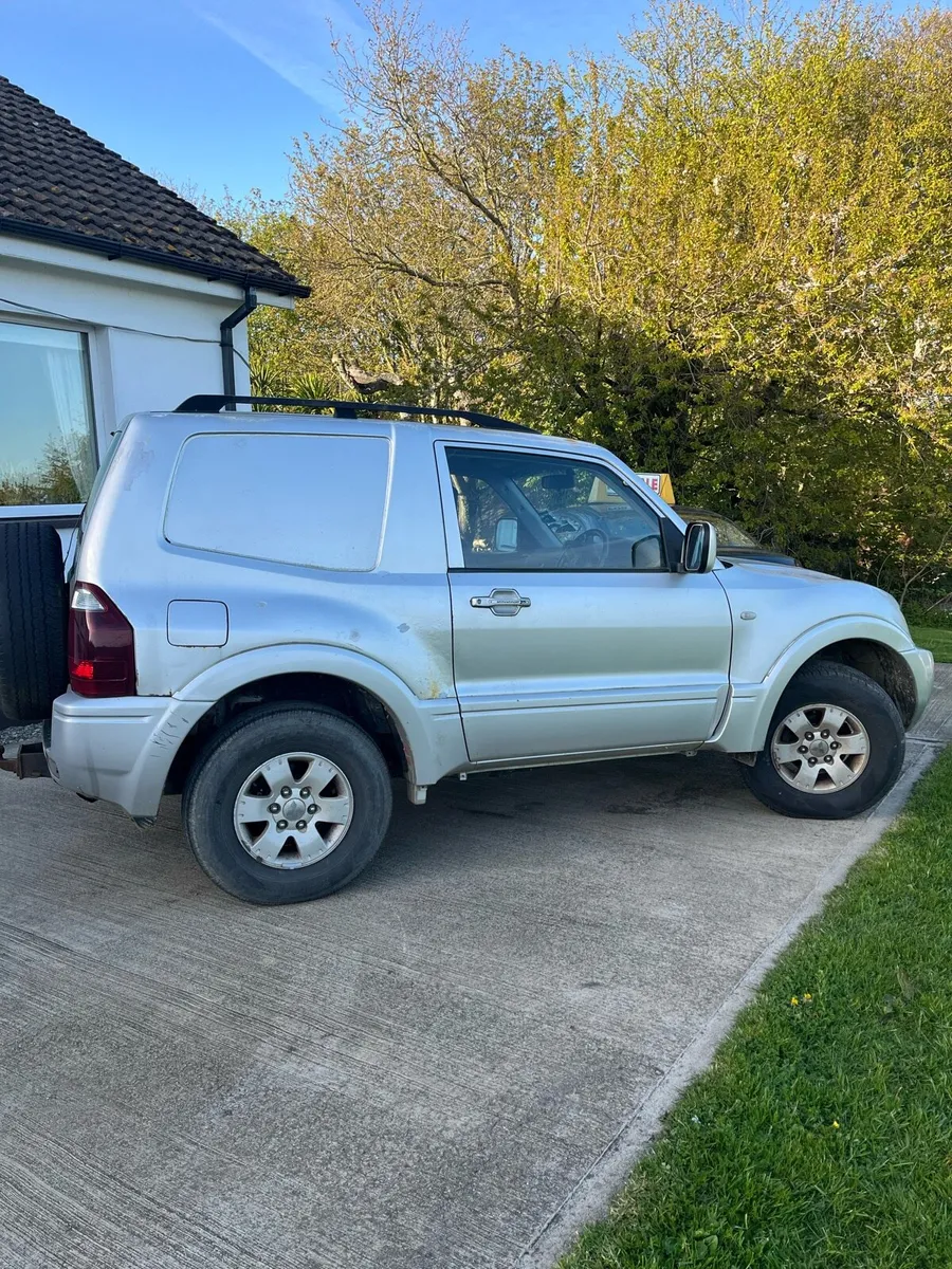 Mitsubishi Pajero - Image 2