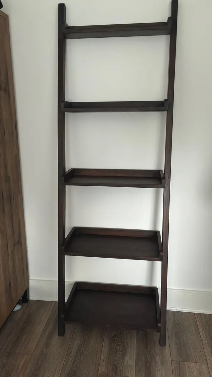 Leaning Shelf - Image 1
