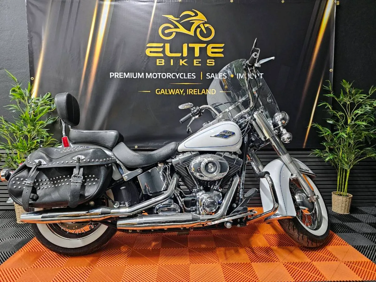 Harley-Davidson FLSTC 2013 - Image 1