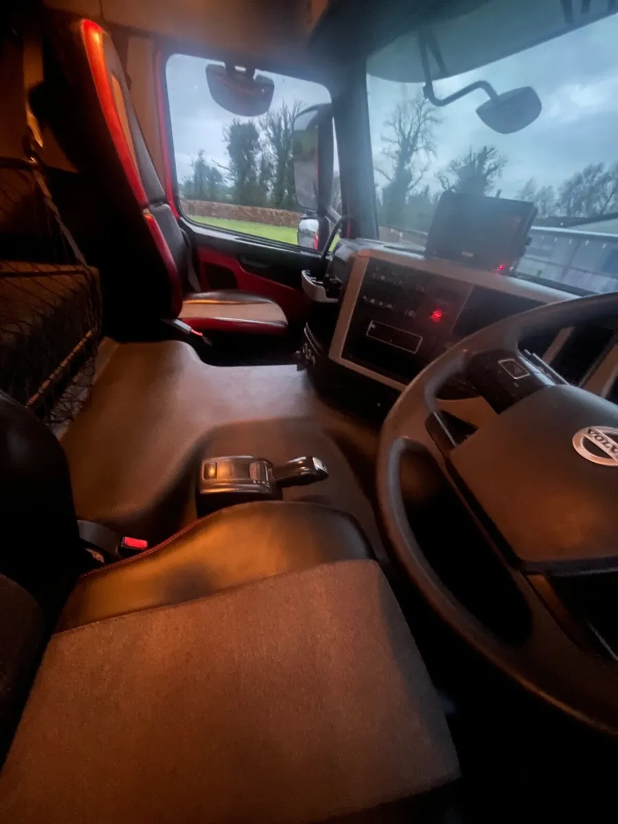 Volvo FM 460 4x2 - Image 3