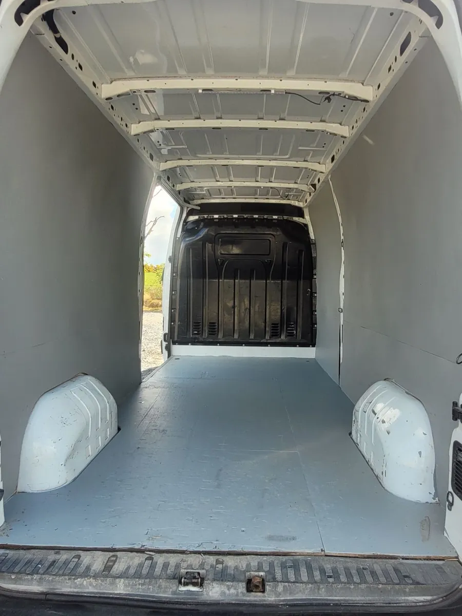 Renault Master 2015 - Image 2