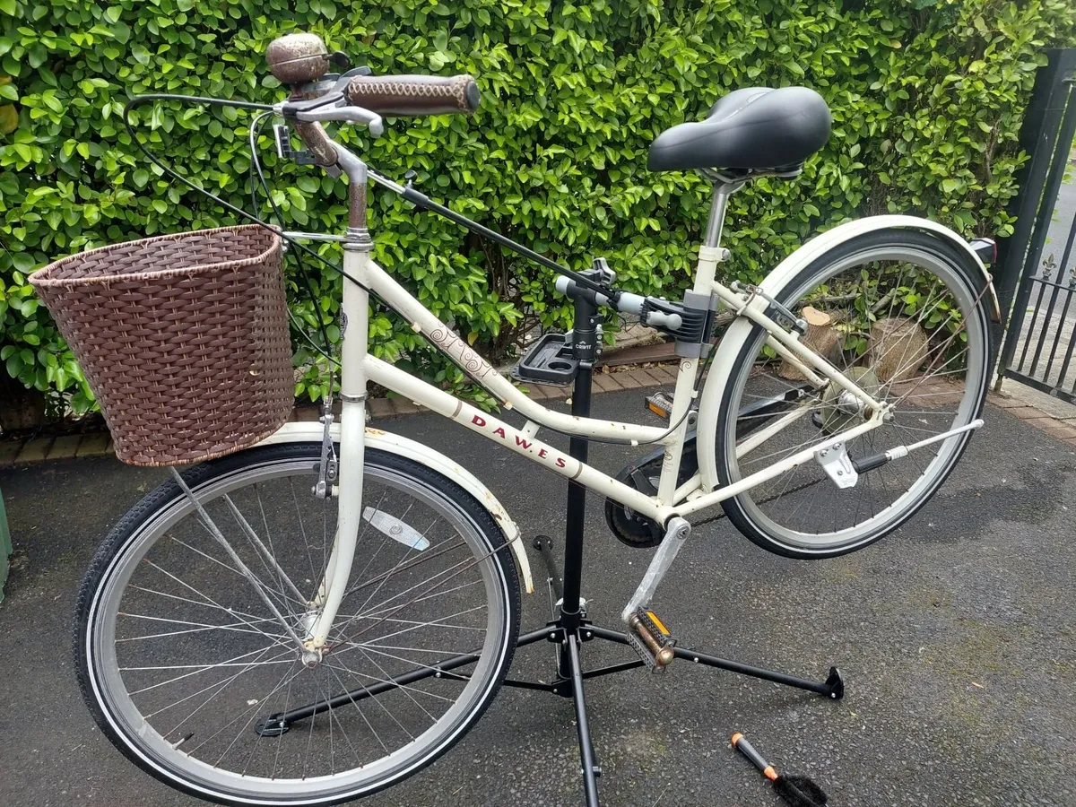 Ladies bicycle - Image 3