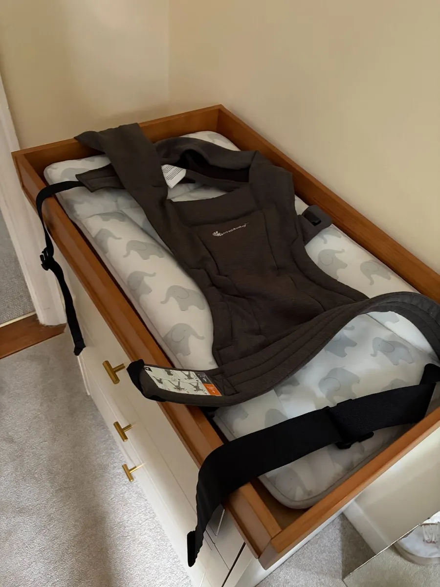 Ergobaby Embrace Baby Carrier - Image 2