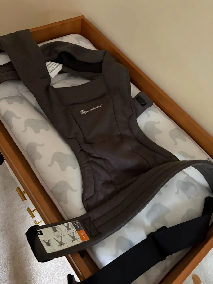 Ergobaby Embrace Baby Carrier - Image 3