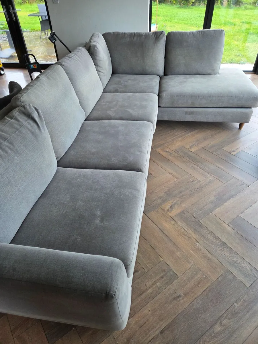 Couch - Image 2