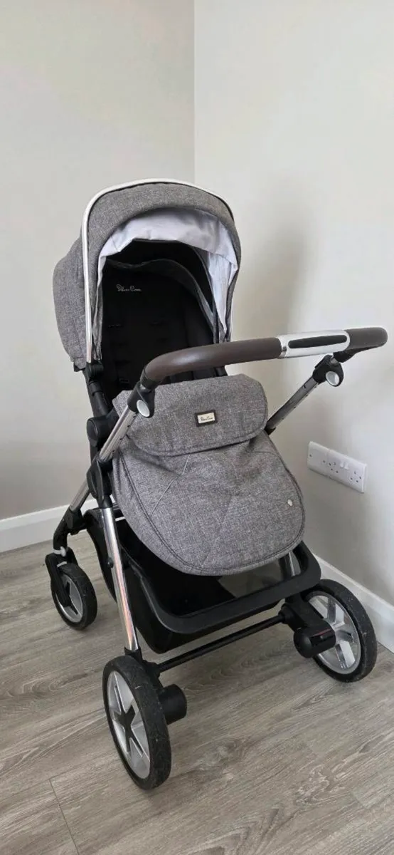 Silver Cross Pioneer Travel System + ISOFIX Base - Image 2