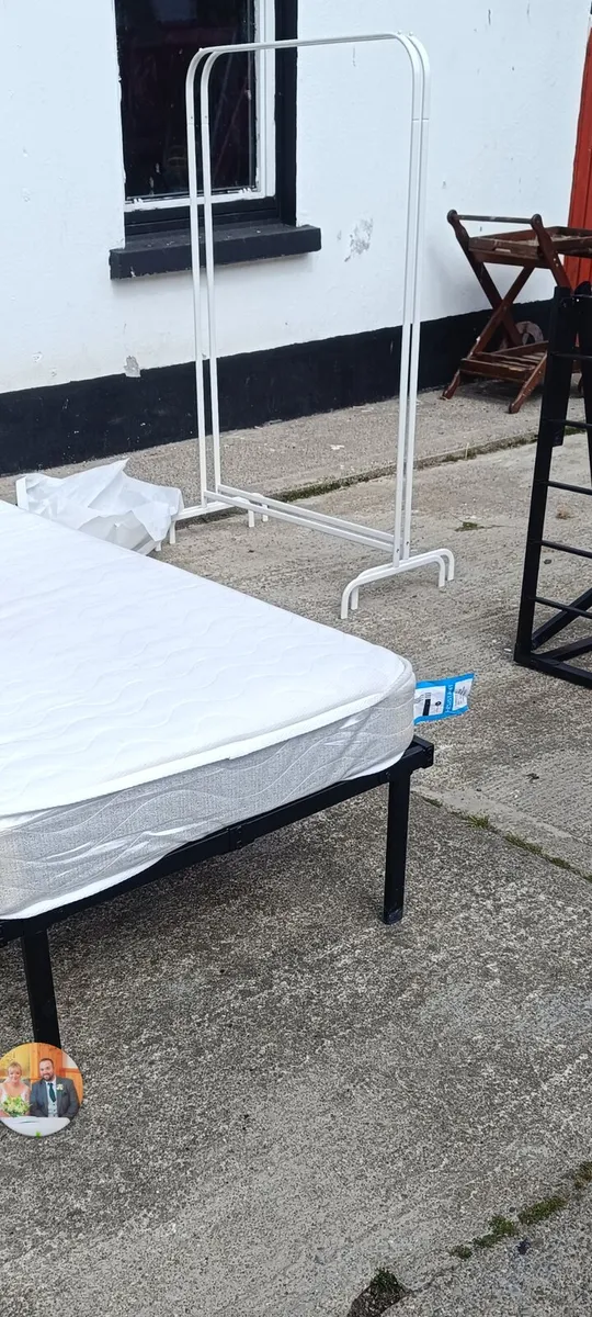 Bed - Image 1