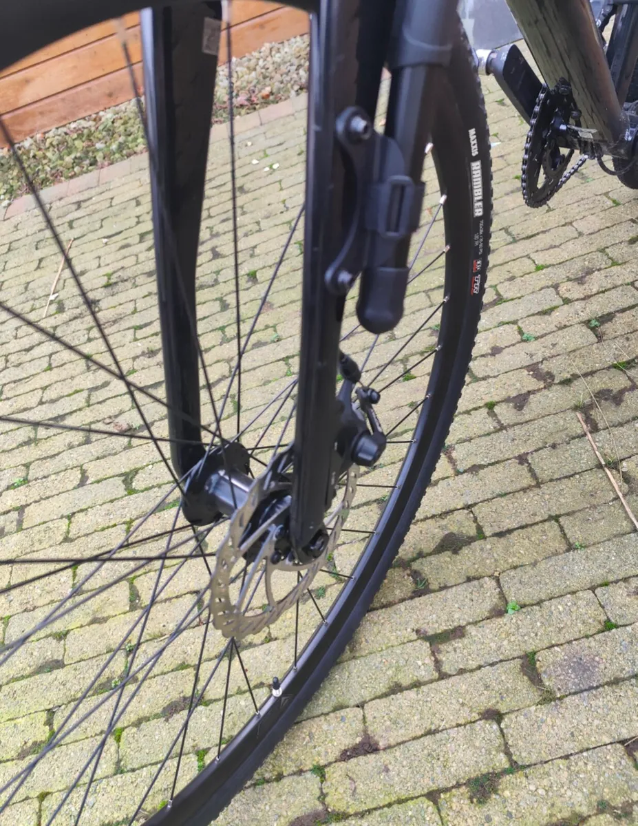 Merida Silex 200 Gravel Bike - Image 2
