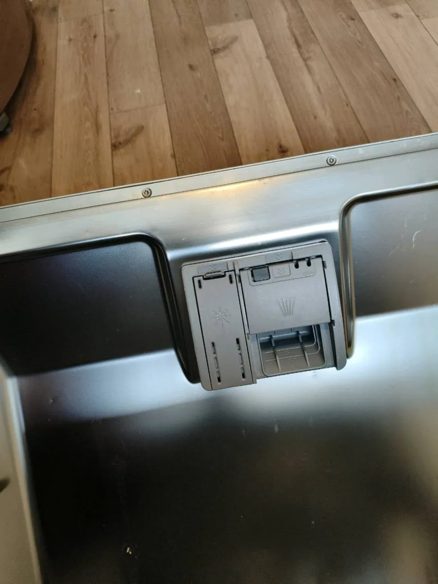 Dishwasher - Image 3